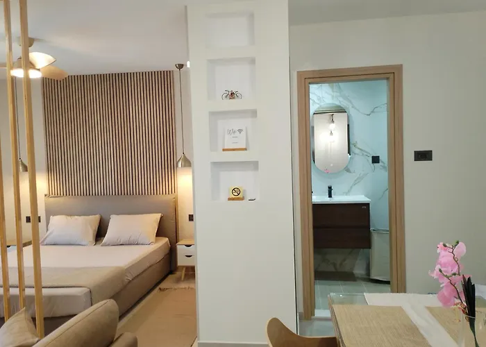 Thea Boutique Residence, Luxury Living Lägenhet *