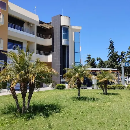 Théa Boutique Residence, Luxury Living * Cos